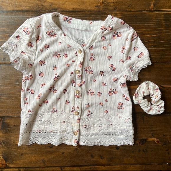 🦄Tee & Scrunchie Set - Picture 3 of 6